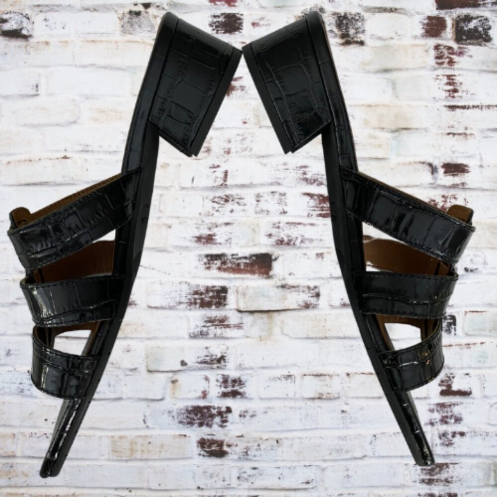 NWOT AQUATALIA Women's Harla Sandals